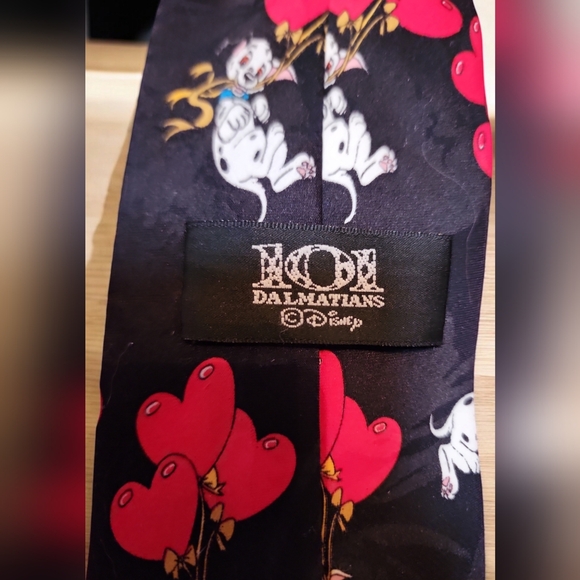Vintage DISNEY 101 Dalmatians Tie Valentine Heart Love Necktie Red Black Gold - Picture 3 of 7